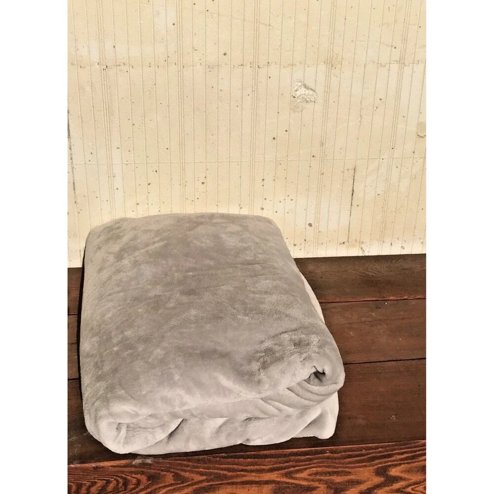 Lauren Ralph Lauren Blanket Full/Queen Plush Cover Throw Luxuriously Soft